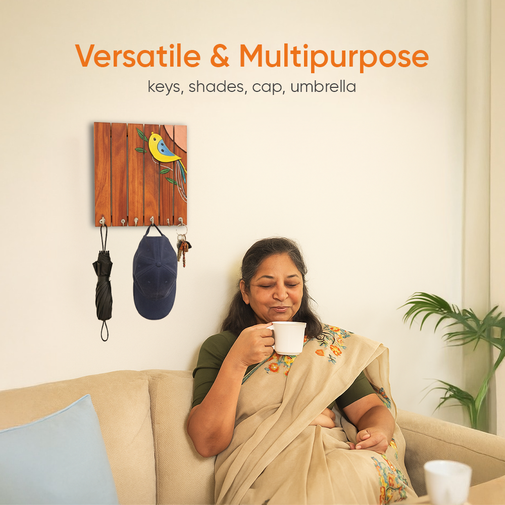 Robin Hand Painted Wooden Key Holder, Wall Mounted Bird Design Key Hanger for Entryway and Homedecor