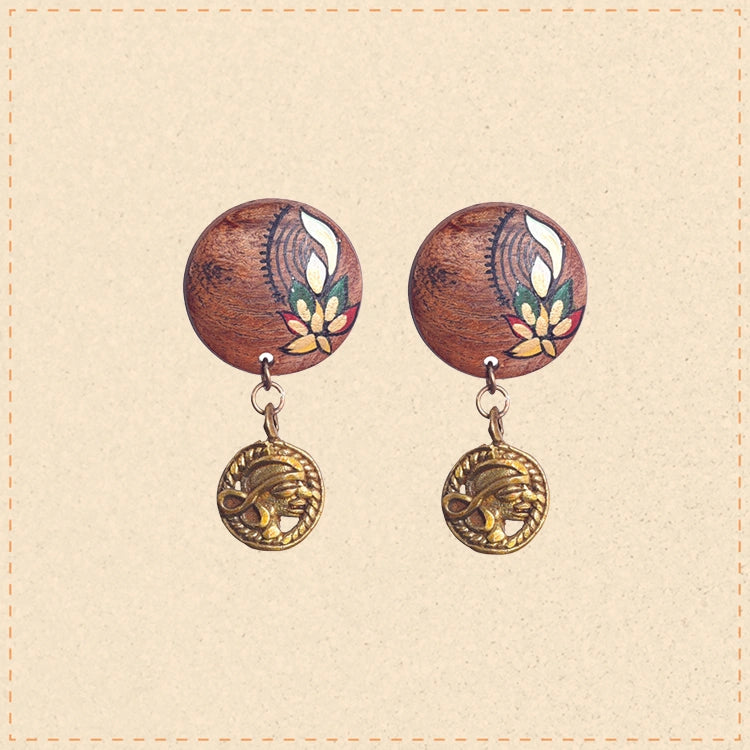 Floral Fusion: Handcrafted Wooden Earrings