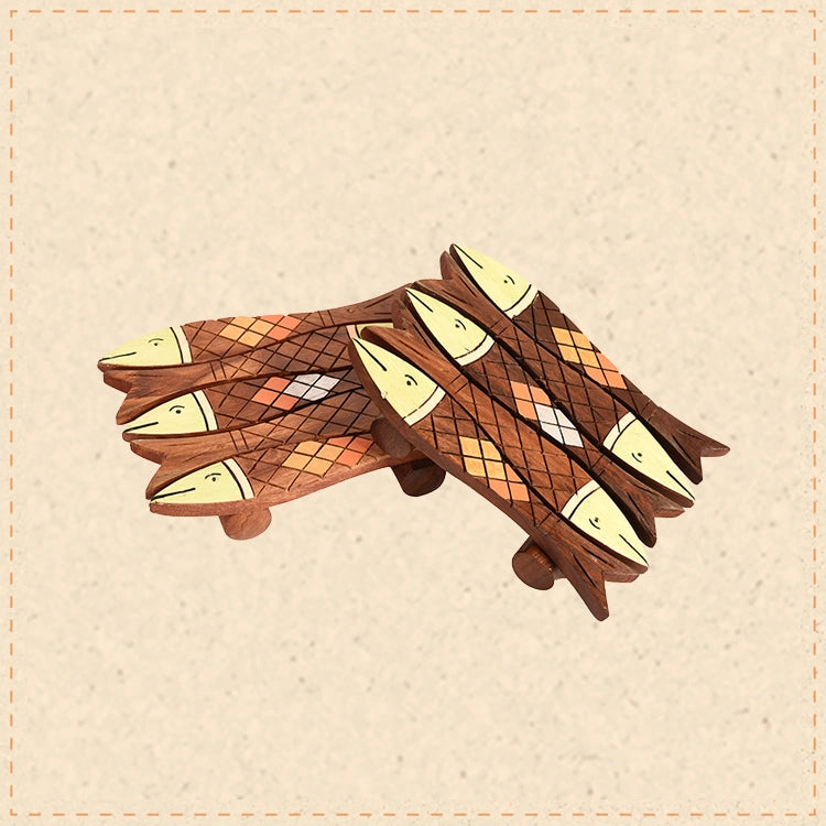 Coaster Wooden Handcrafted Fish Small with Tribal Art (Set of 2) (5x4")