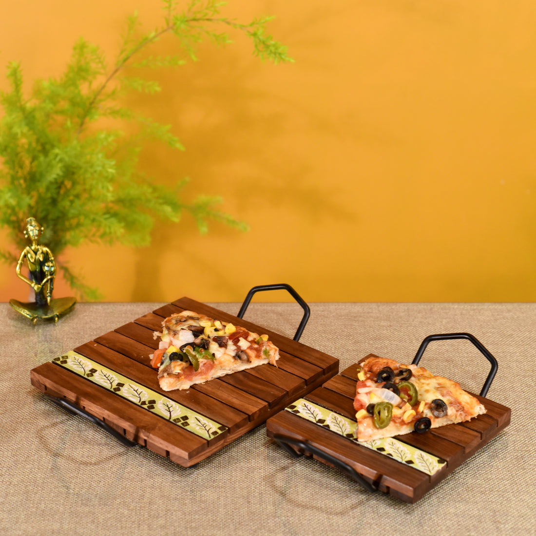 Leaf of Nature' Snacking Trays in Rosewood-Set of 2