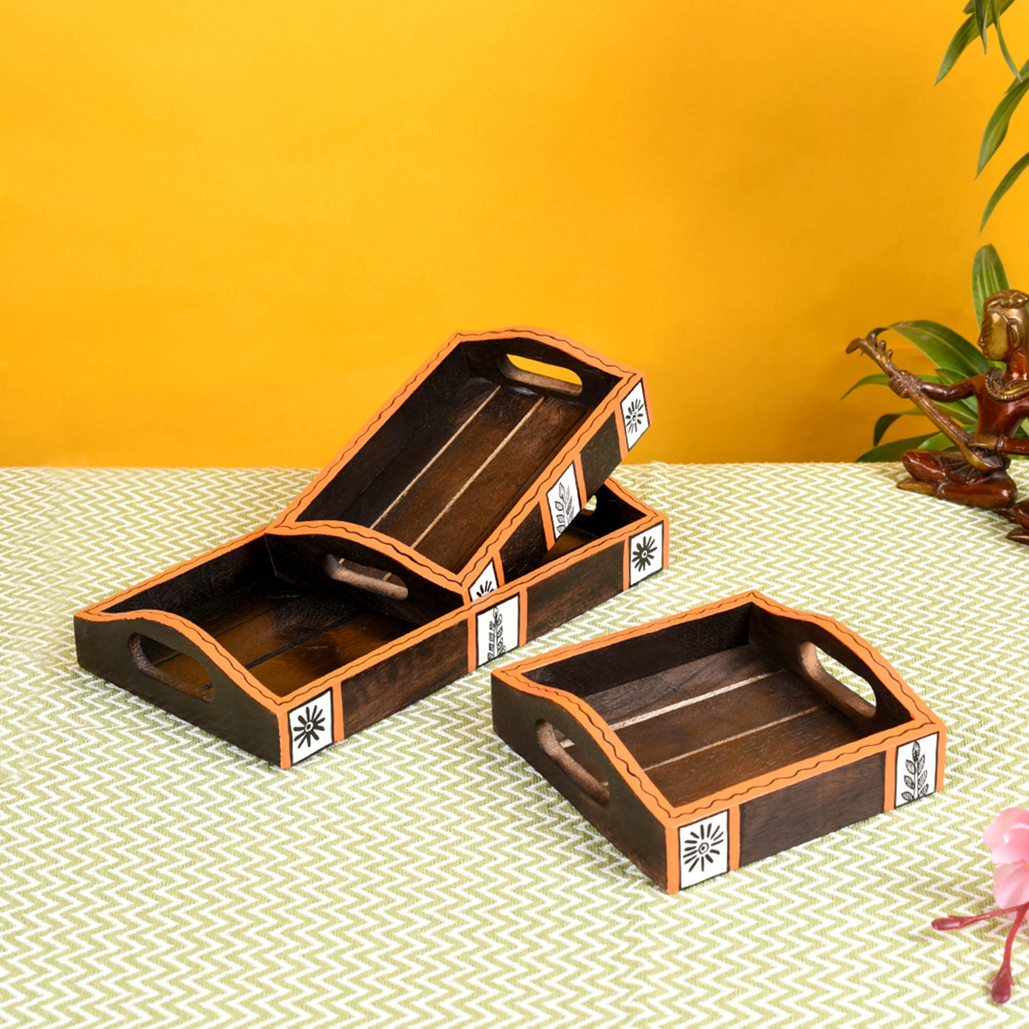Trays with Tribal Art Handcrafted in MangoWood (set of 3) (9x5/6x4/5.5")