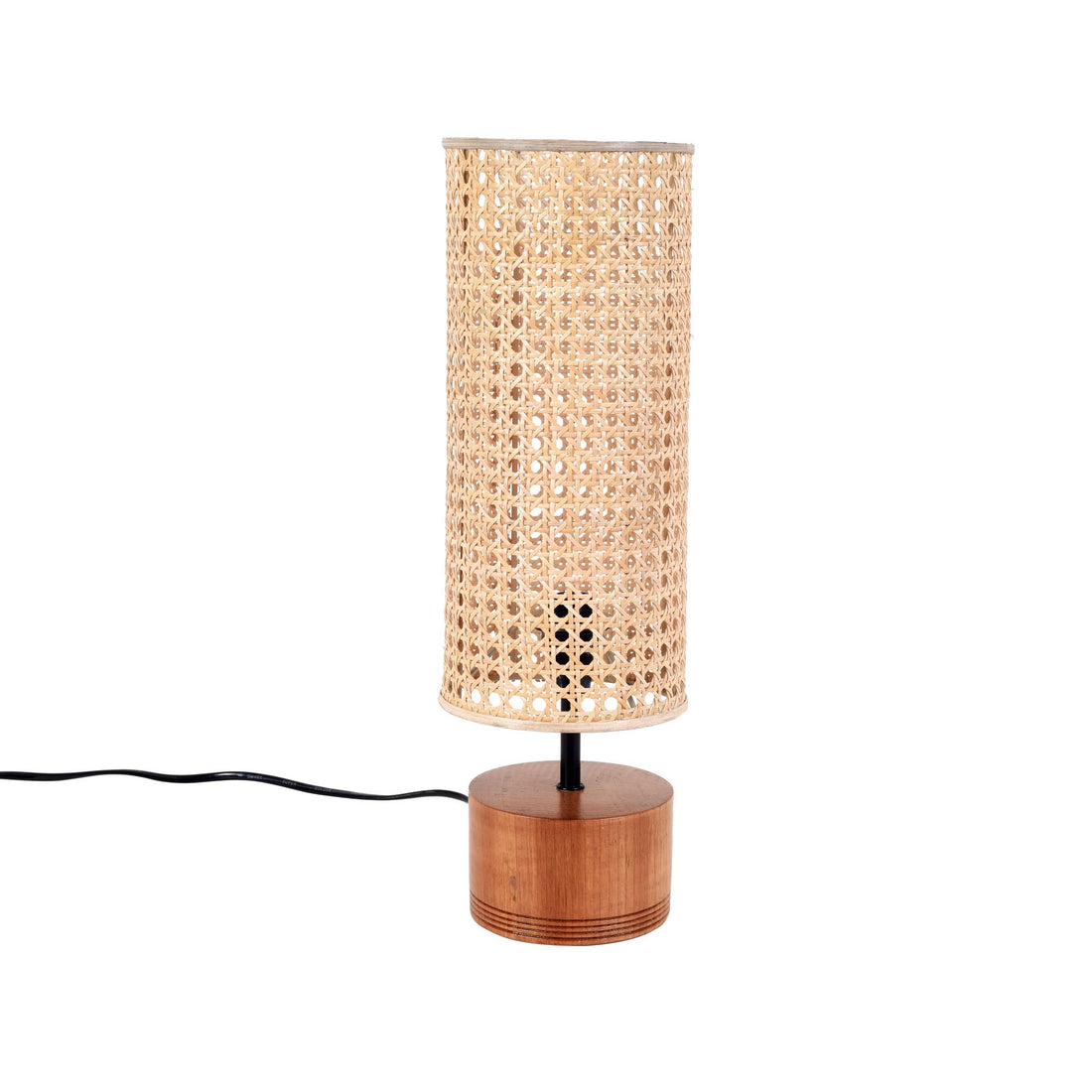 Ornate table lamp with rattan shade (5.5x5.5x17)