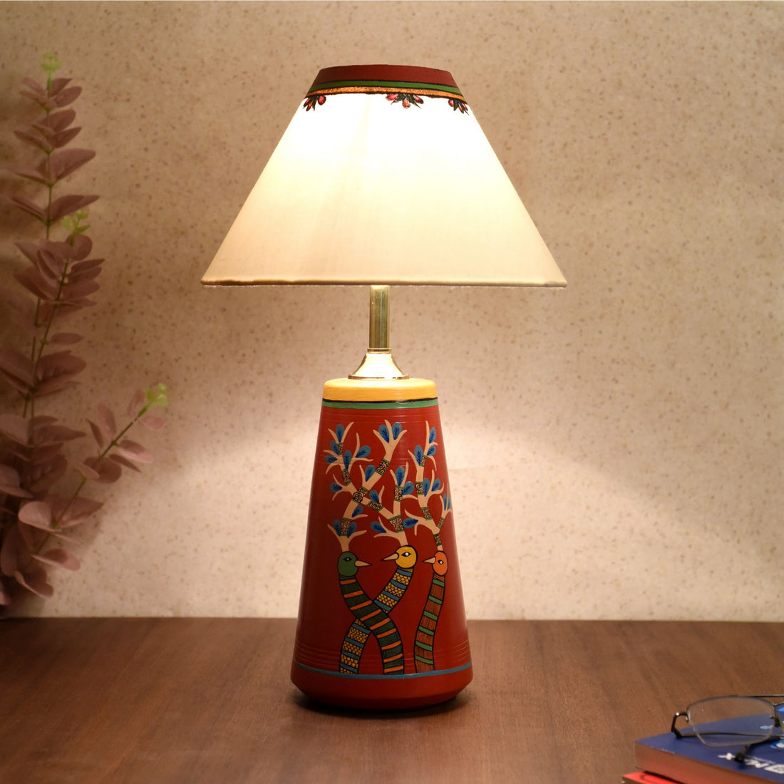 Chirping Birds Pyramid table Lamp