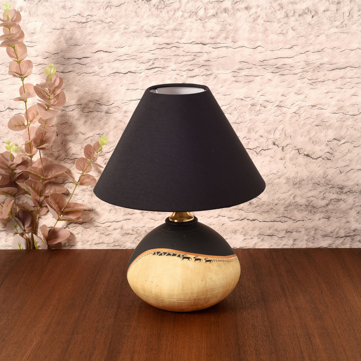 Midnight's secret table lamp with shade (10x10x12.2)