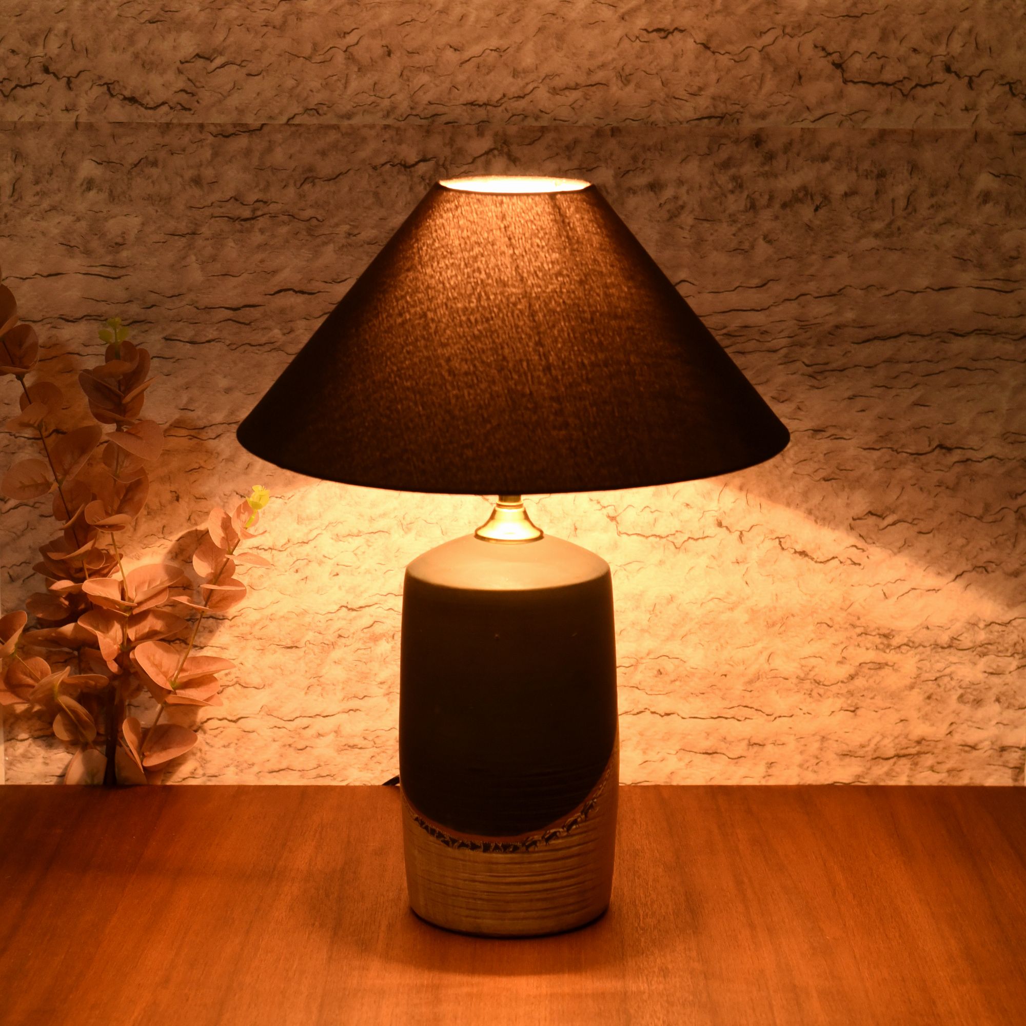 Midnight's secret table lamp with shade (13x13x18)