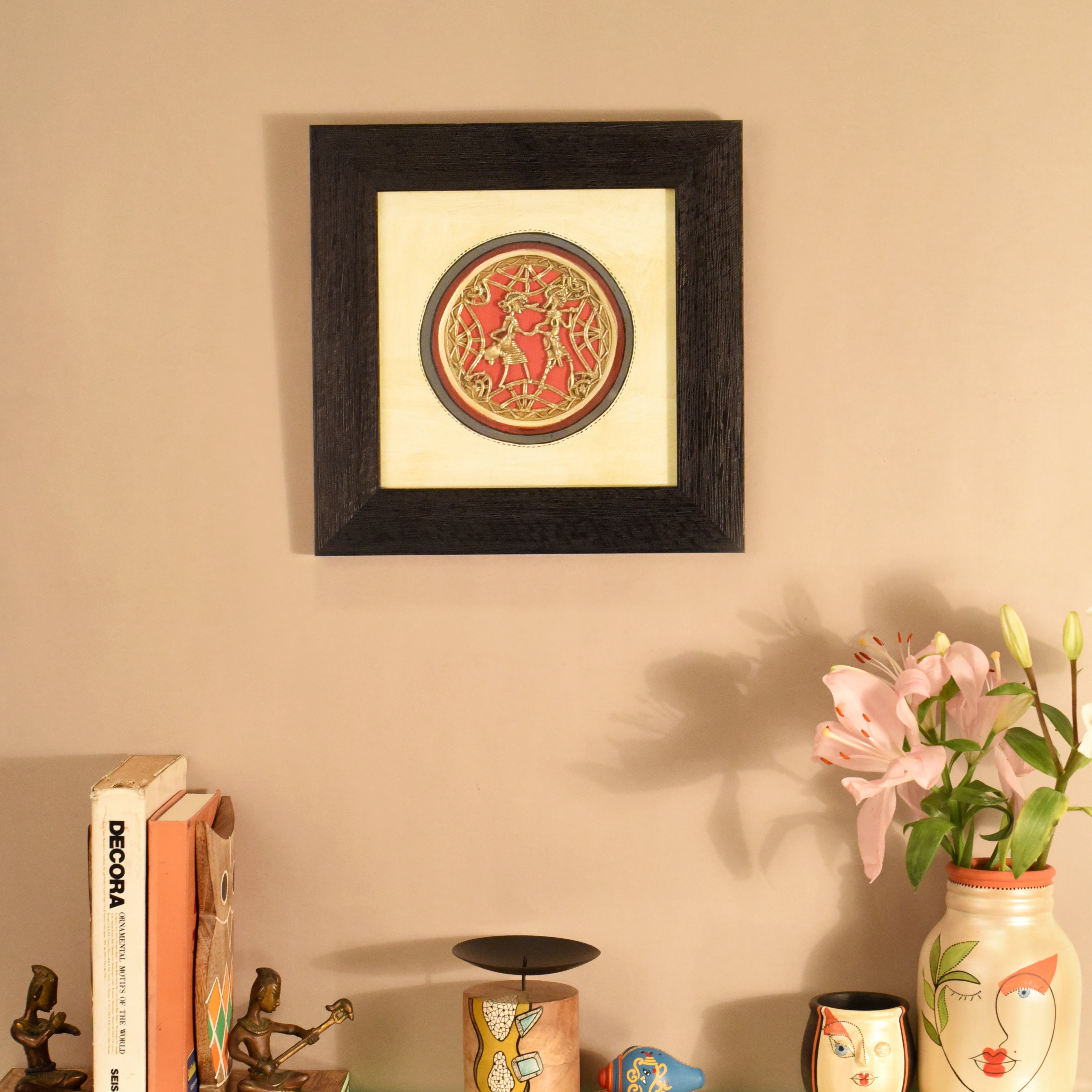 Peagent Wall décor frame with brass handcrafted artwork