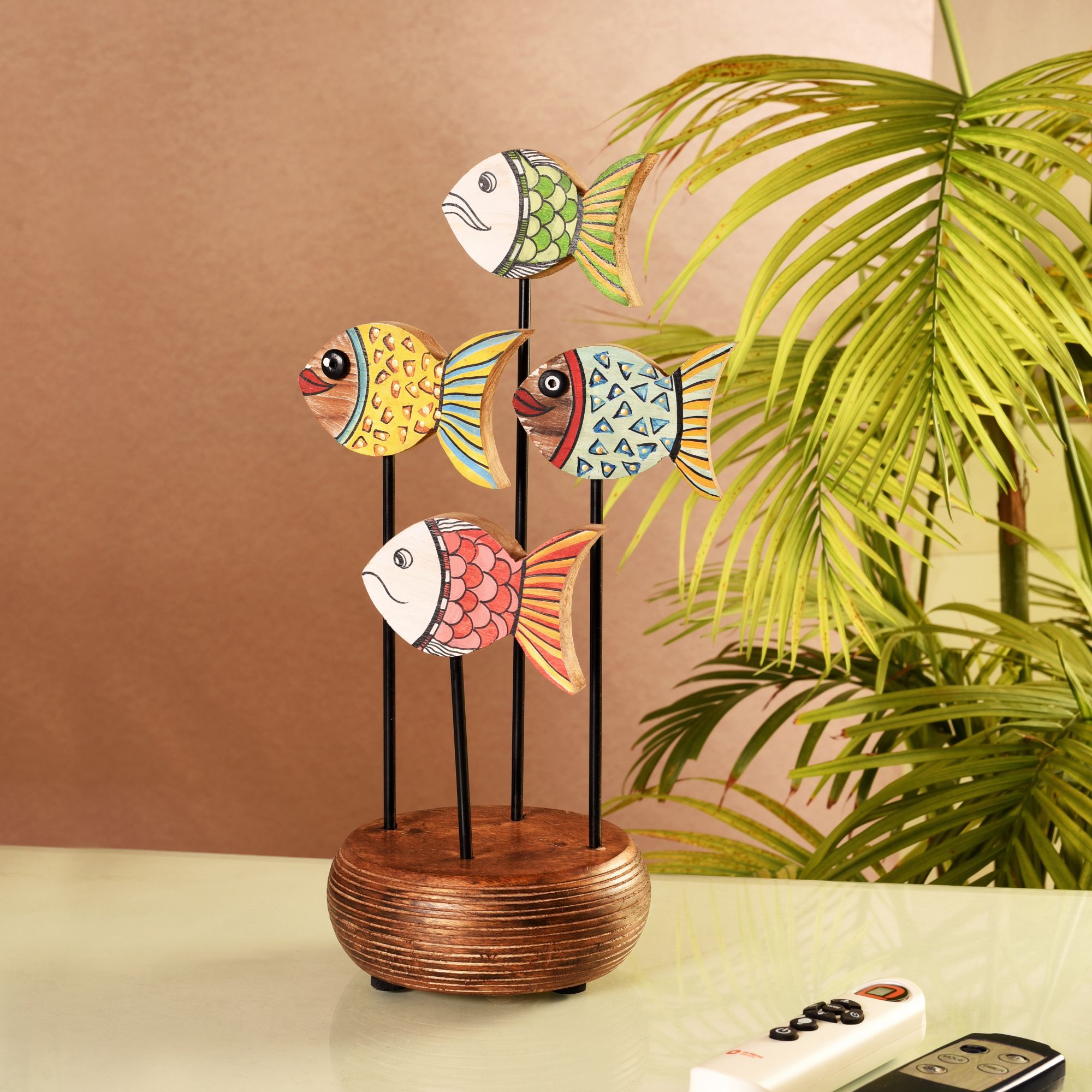 Acquarium Hand Painted Wooden Fish Tabledecor, 3D Fish Sculpture on Wooden Base for Coastal and Artistic Homedecor