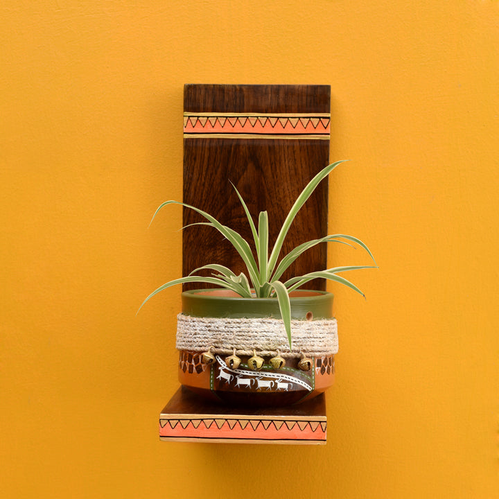 Asmi Earthen Planter with Wall Decor Shelf (5x7x11)