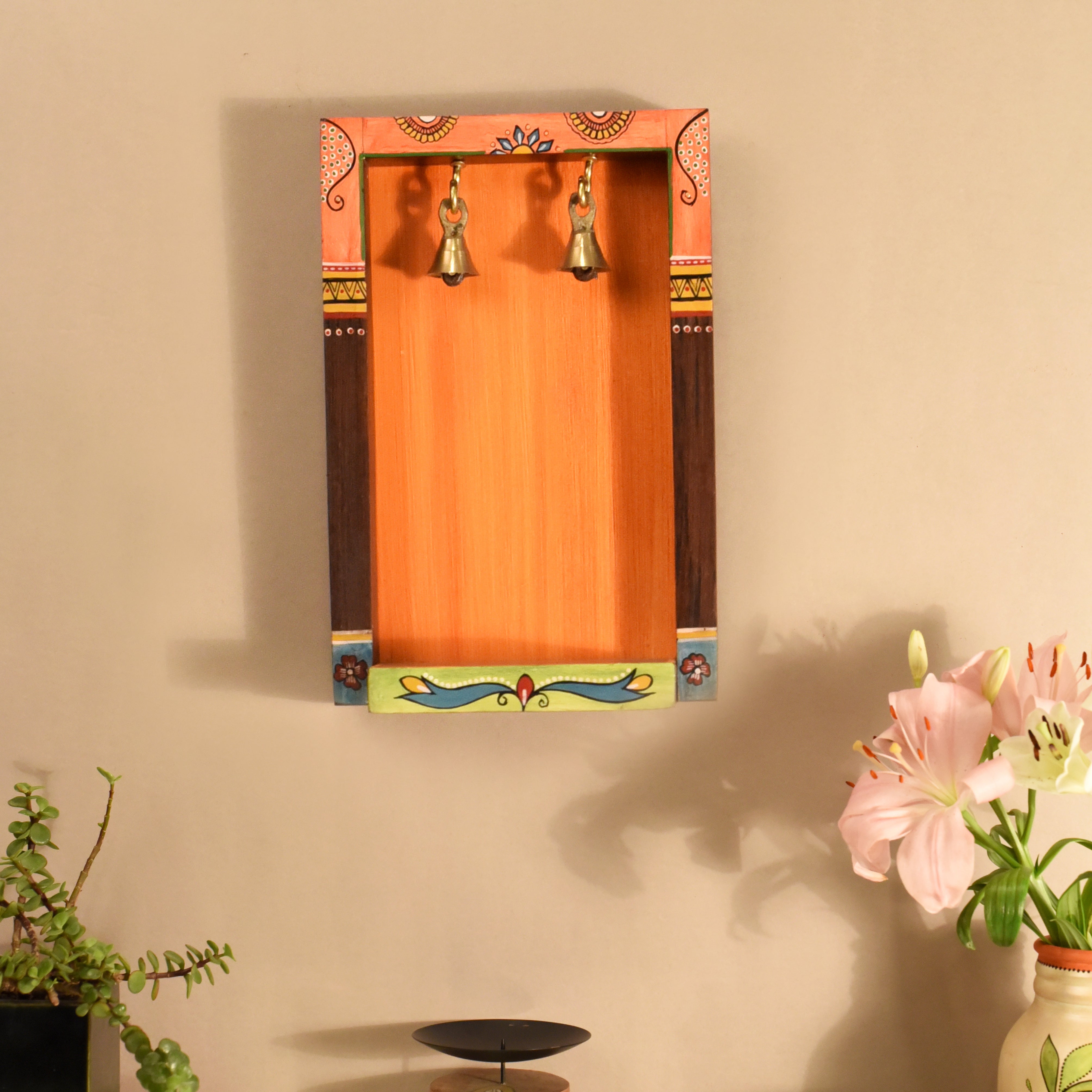 Traditional Motif Wooden Bell Wall Décor Frame