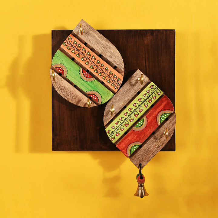 Key Holder Handcrafted Tribal Art Leaf Design 6 Keys (7x2x10)