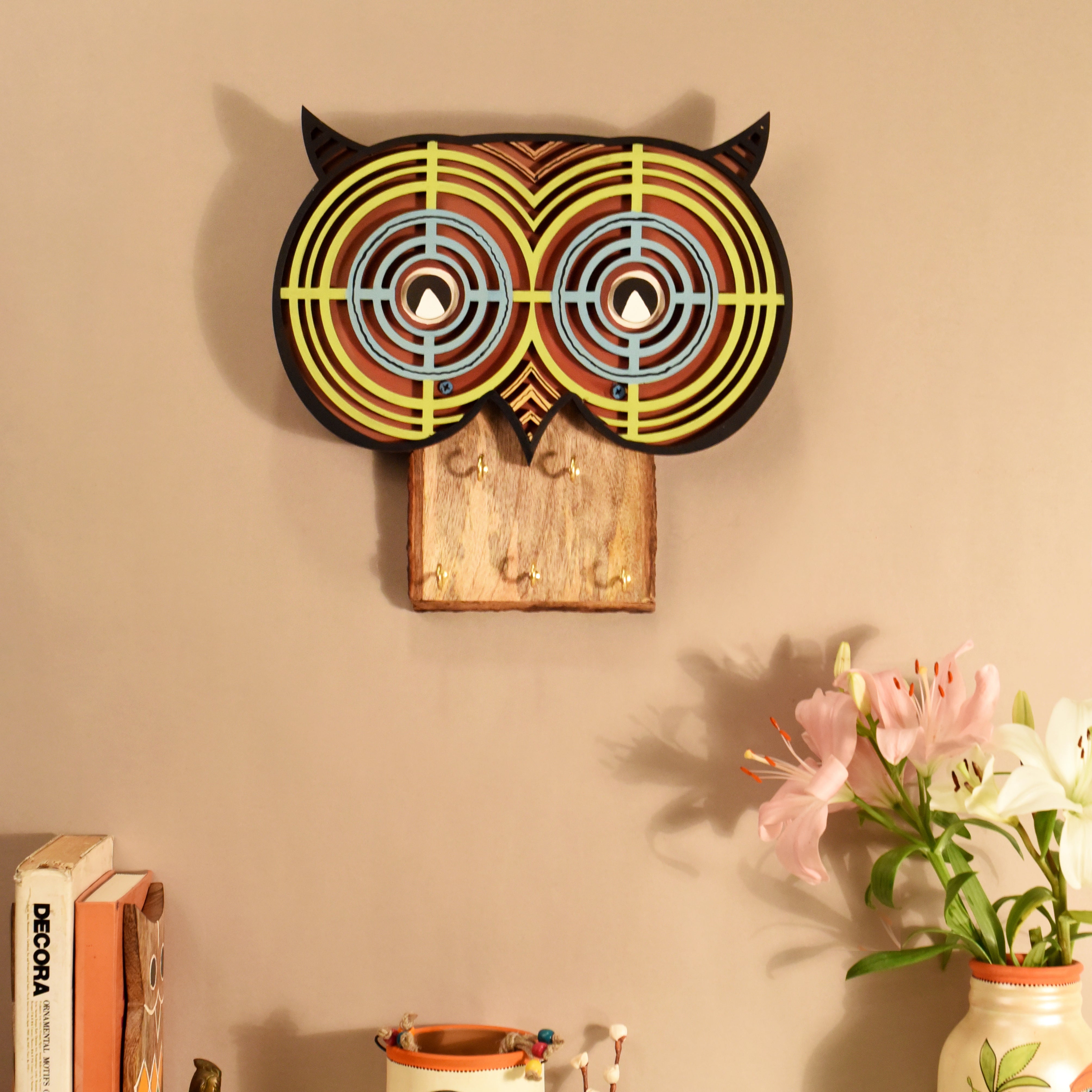 O-La-La Key hanger with owl mask and beautiful art work