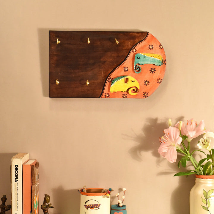 Hoka-Poka Key hanger with elephant motifs and beautiful art work