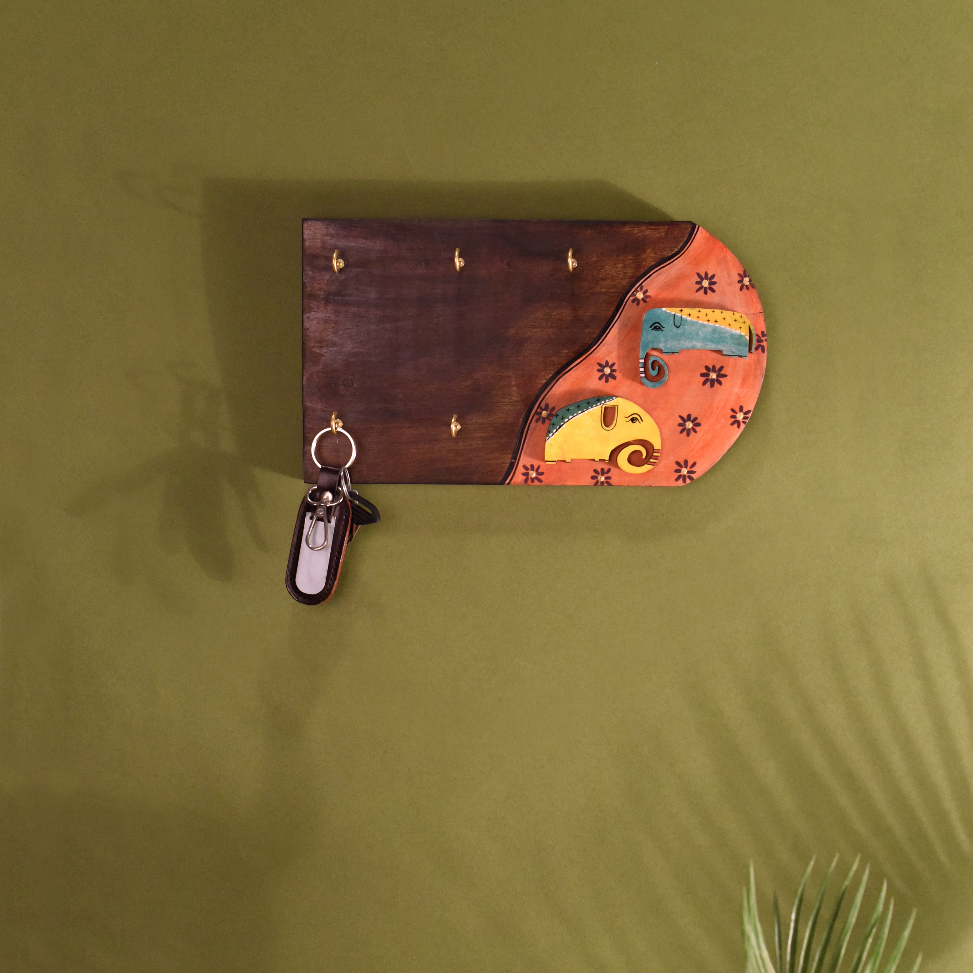 Hoka-Poka Key hanger with elephant motifs and beautiful art work