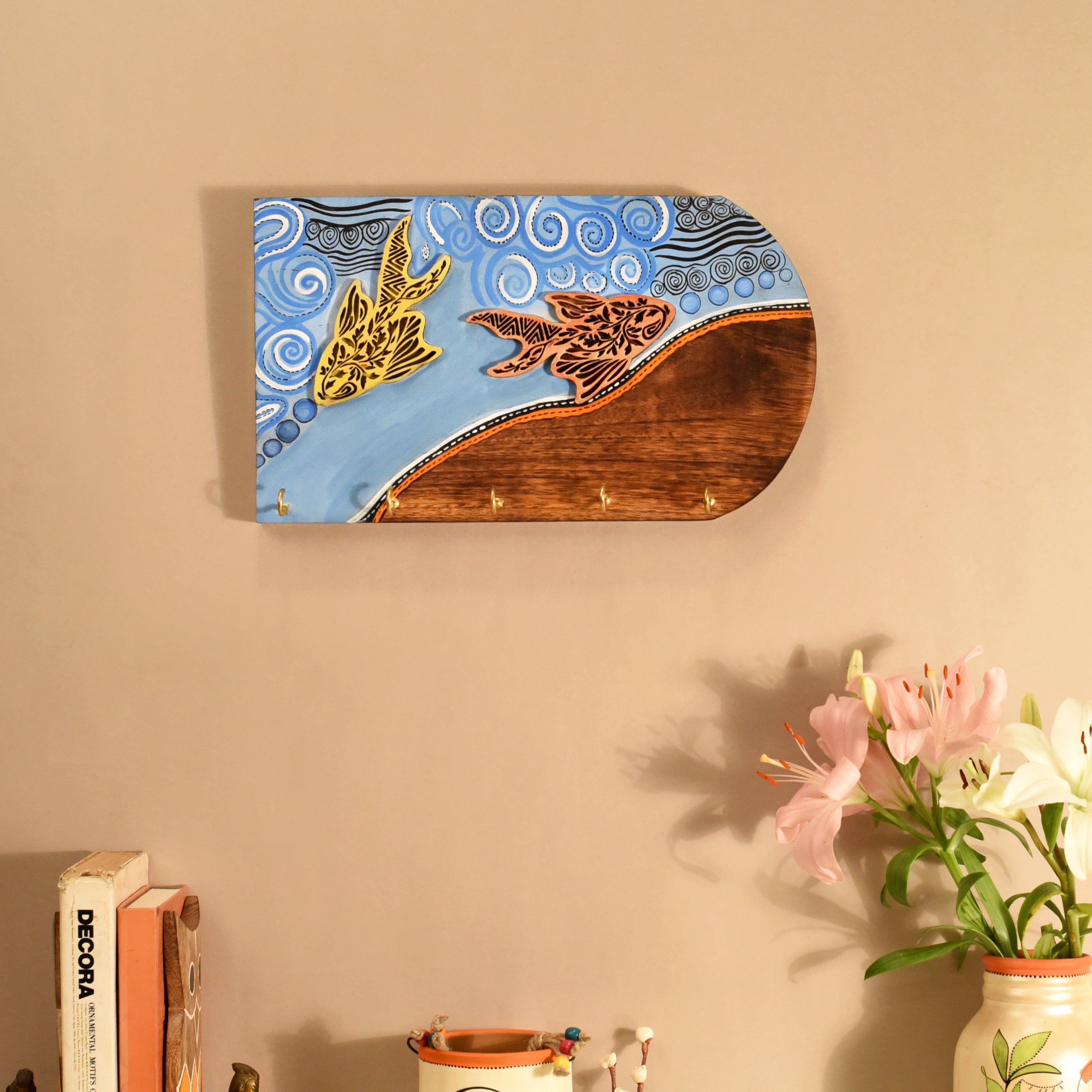 Delphy Key hanger with fish mottif and beautiful art work