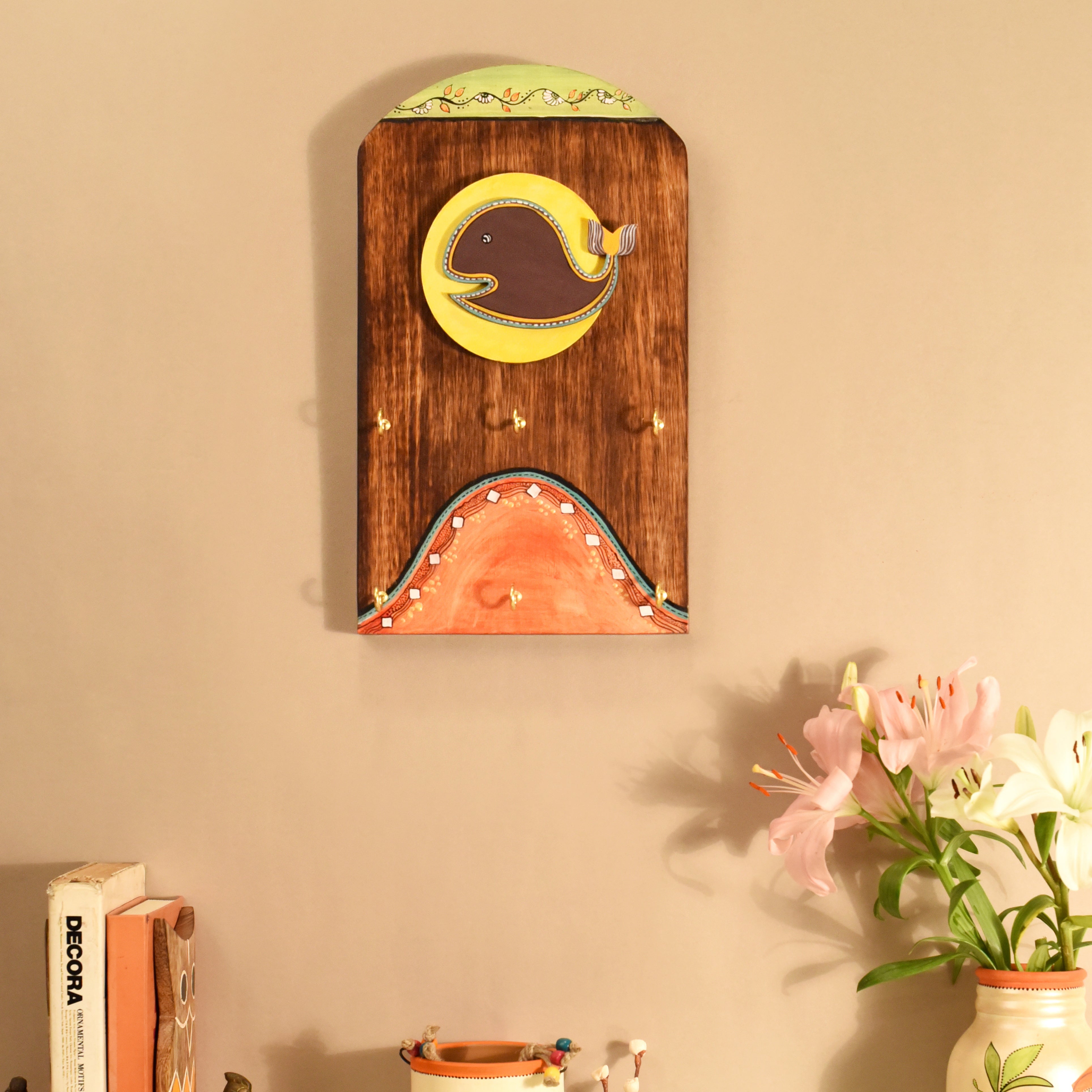 Ona Key hanger with fish mottif and beautiful art work