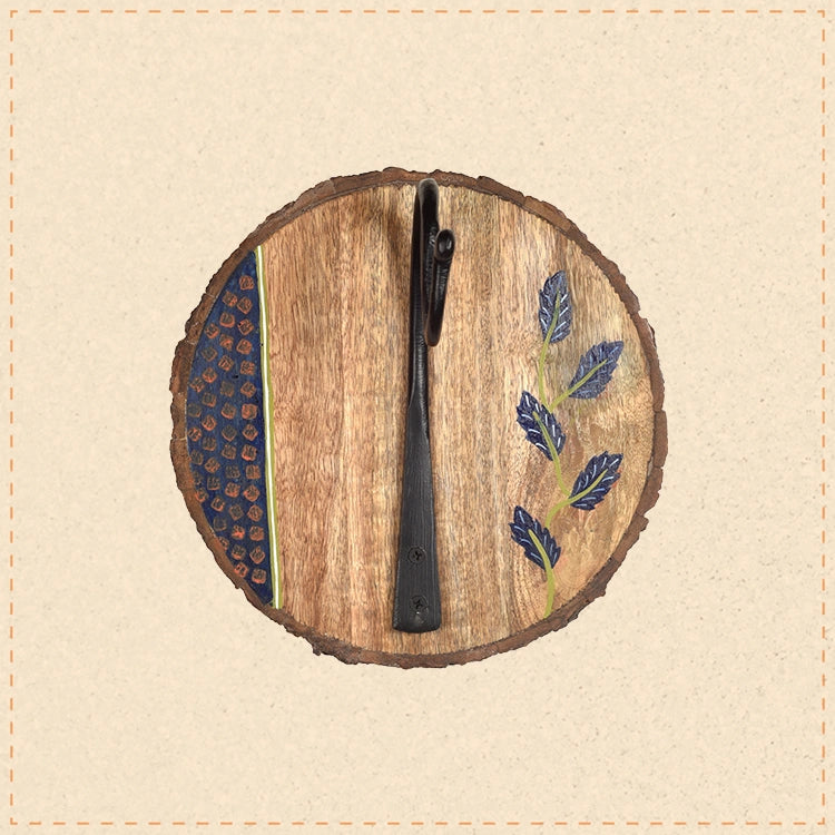 Autumn Leaf Wall Mounted Hanger in Mango Wood