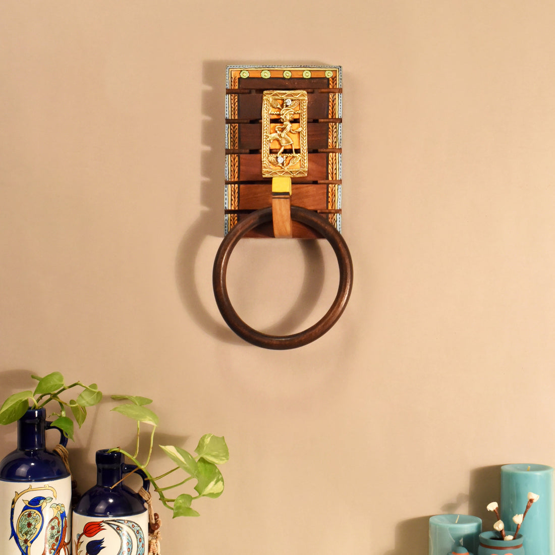 Sona Bath Towel Hanger
