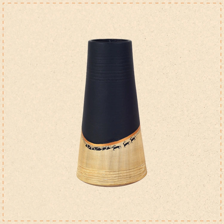 Midnight's secret pyramid vase