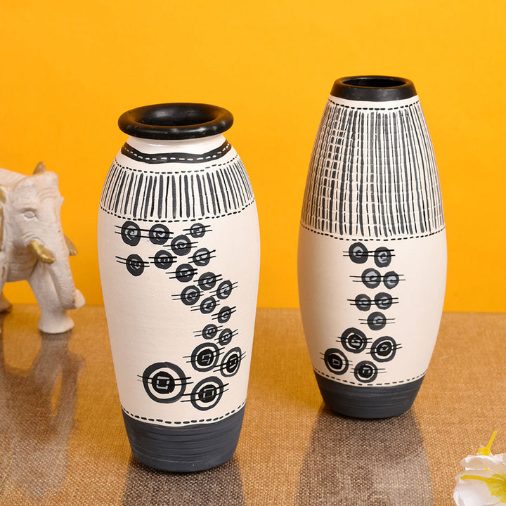 Vase Earthen White Warli (Set of 2) (6.4x3/6.4x3)