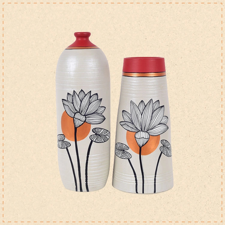 Crimson Heights Terracotta Vases S02 (3.5x11/4.5x9.5)