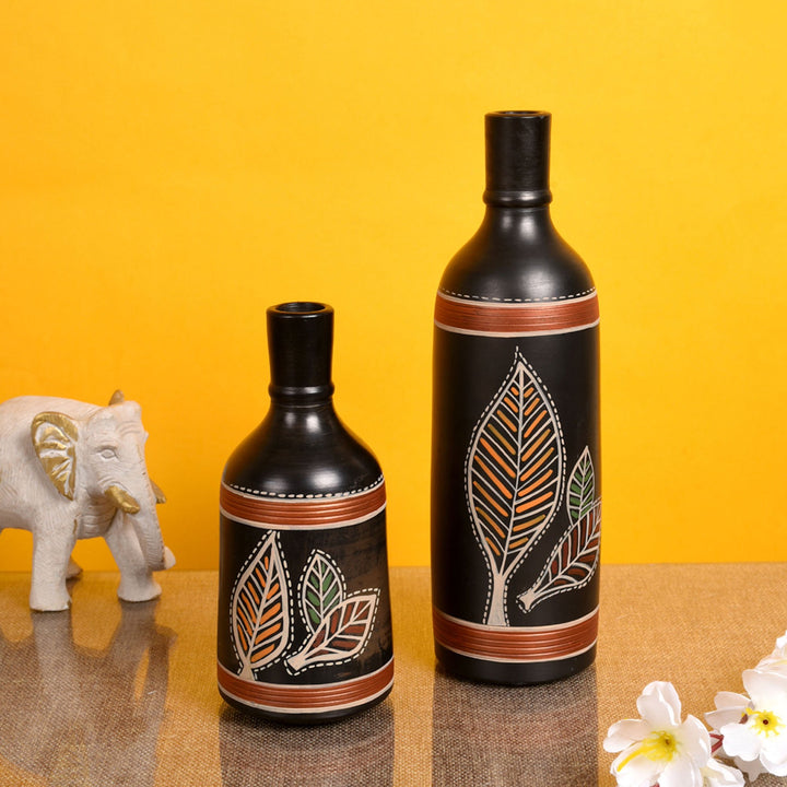 Vase Earthen Black Bottle Madhubani (Set of 2) (9.4x3/6x3)