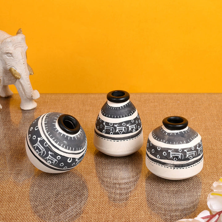 Vase Earthen Miniatures White Warli (Set of 3) (2.6/2.2/2.4)