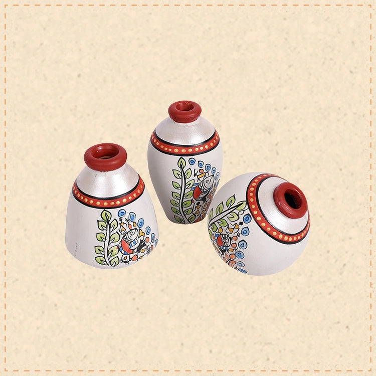 Vase Earthen Miniatures White Madhubani (Set of 3) 2.5/3/3