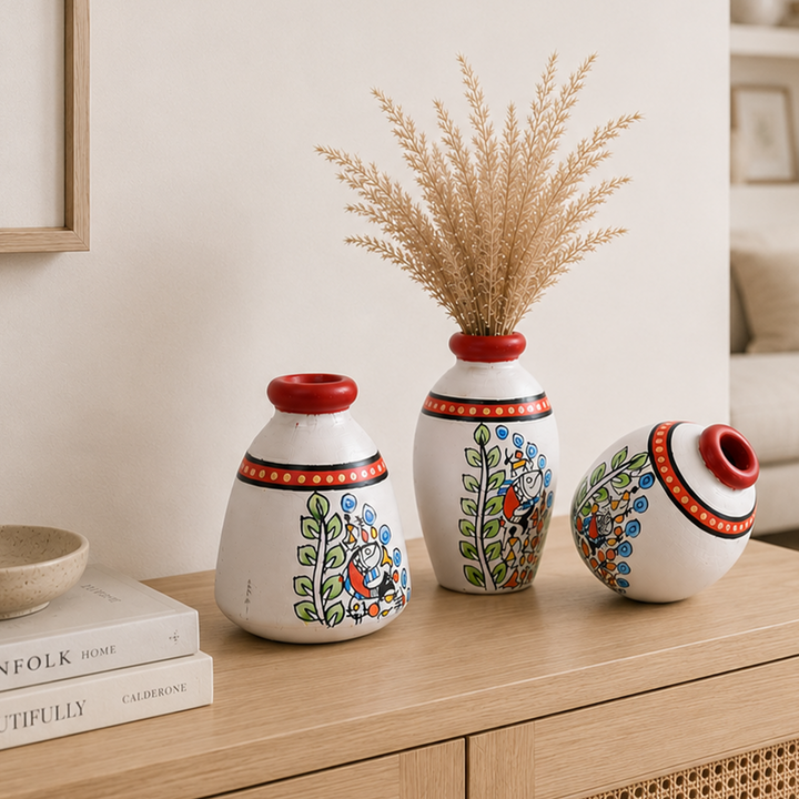 Vase Earthen Miniatures White Madhubani (Set of 3) 2.5/3/3