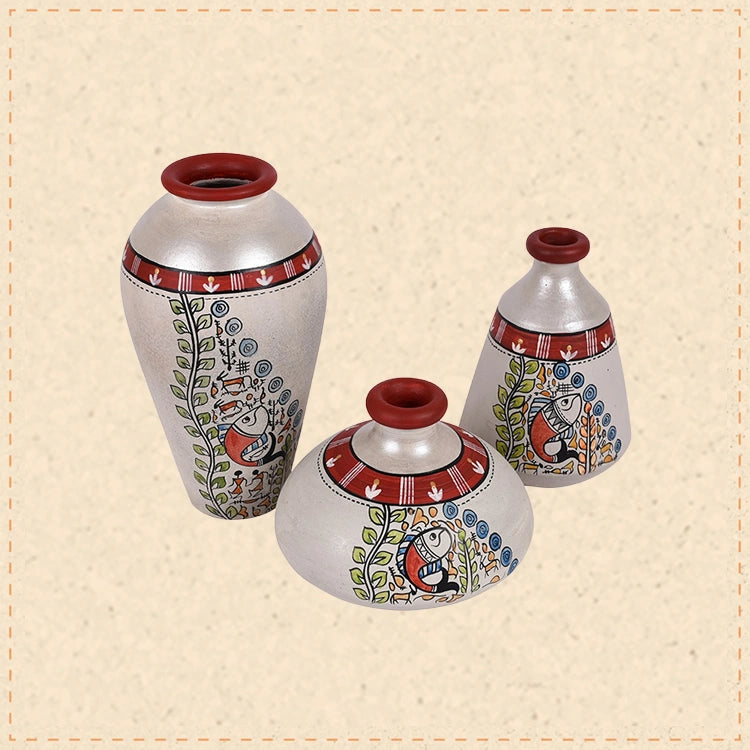 Vase Earthen Miniatures White Madhubani (Set of 3) 4.4/3/6