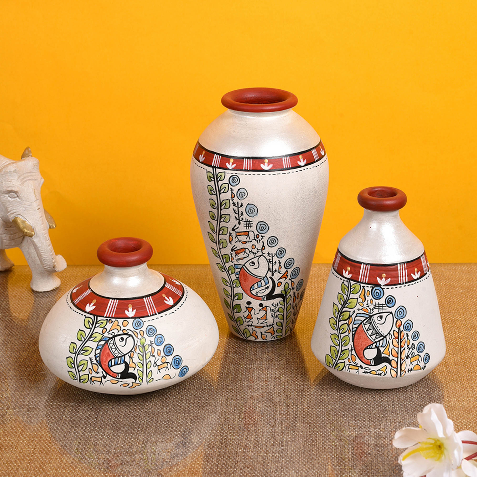 Vase Earthen Miniatures White Madhubani (Set of 3) 4.4/3/6