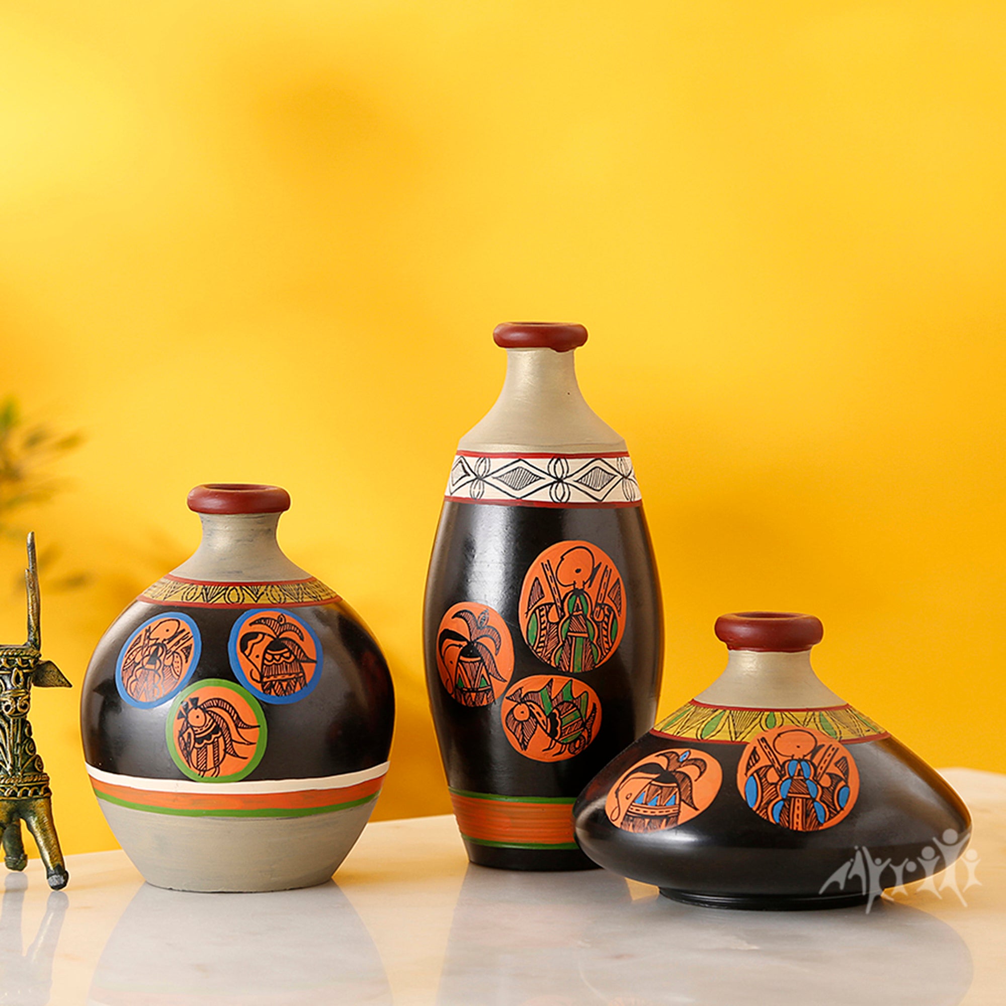 Vase Earthen Black Madhubani (Set of 3) 3.2/7/4.5