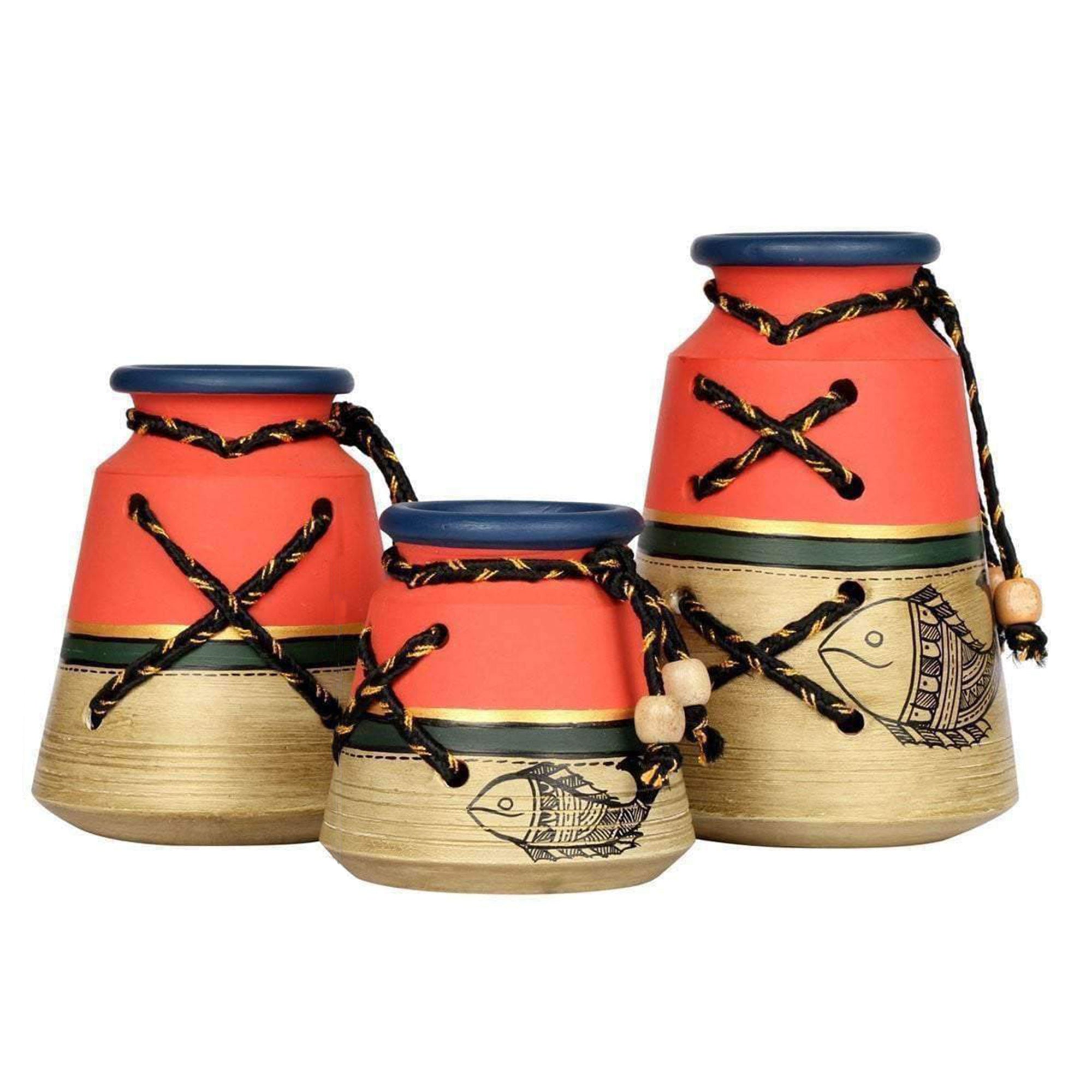 Earthen Vase in Knitted Pattern with Madhubani Art