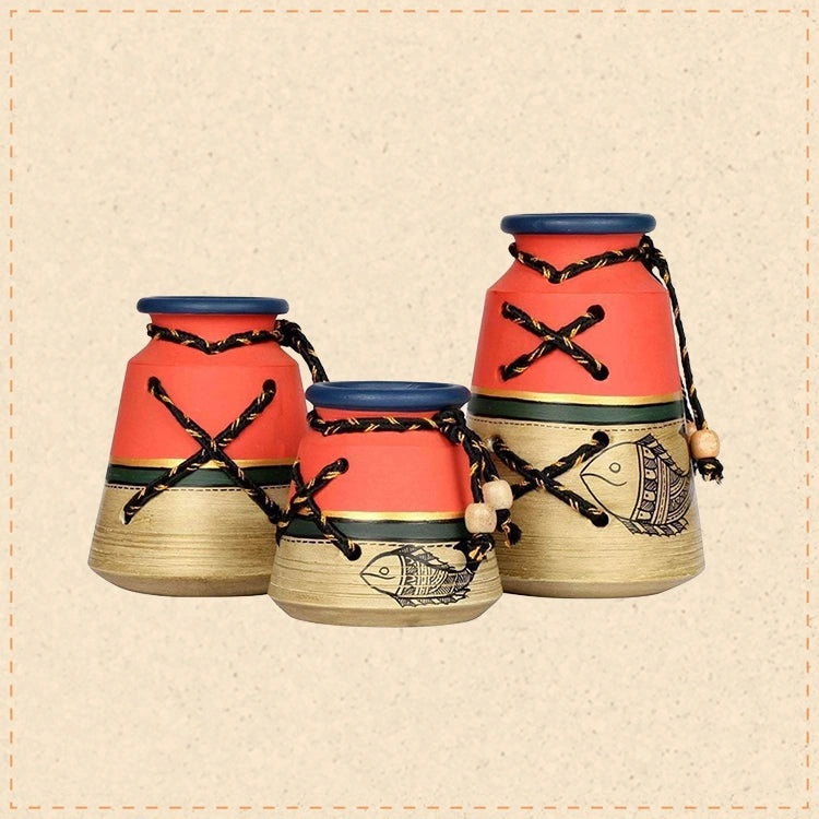 Earthen Vase in Knitted Pattern with Madhubani Art