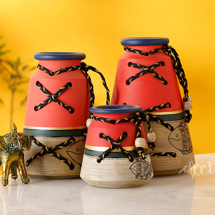 Earthen Vase in Knitted Pattern with Madhubani Art