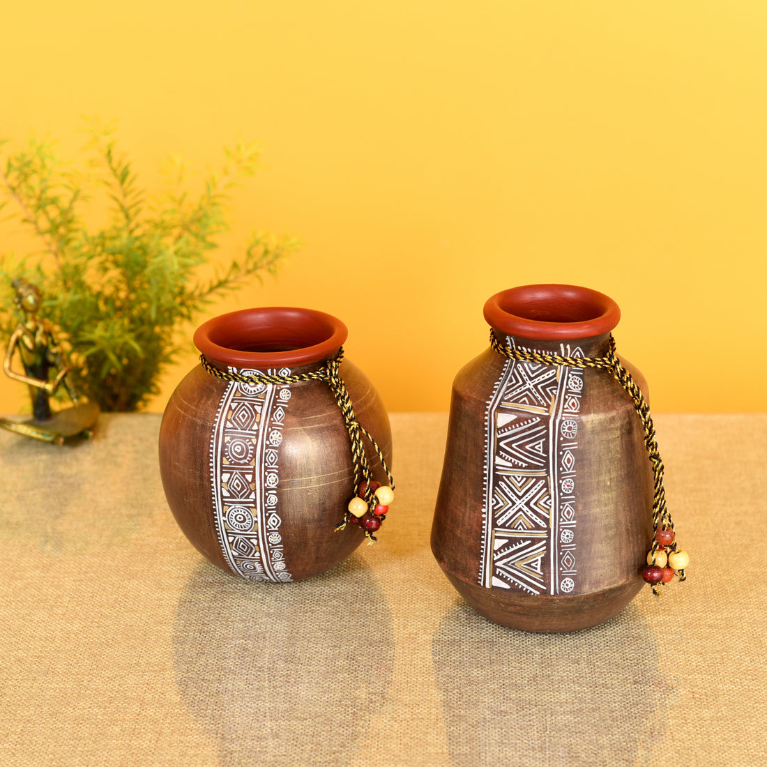 Simmering Sand Handpainted Terracotta Vase Set of 2 (4x3x5.5/4.5x2.5x6.5)