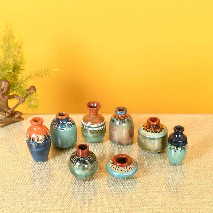 Myriad Hues Terracotta Miniature Decor Vases S08